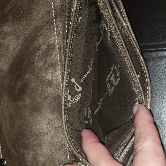 P & G crossbody purse - Picture 5 of 6